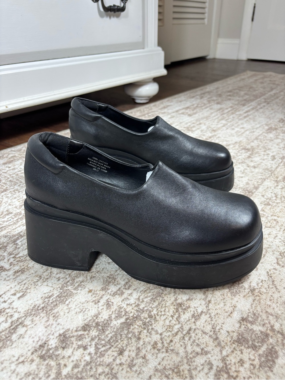 UNIF Black Leather Flex Platform Slip On Shoe Size 11